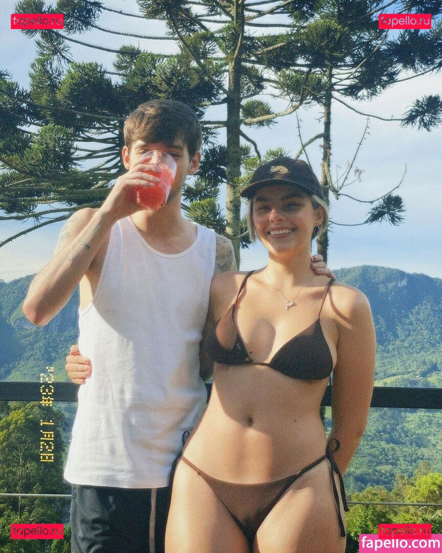 Triz Pariz / triz Onlyfans Photo Gallery 