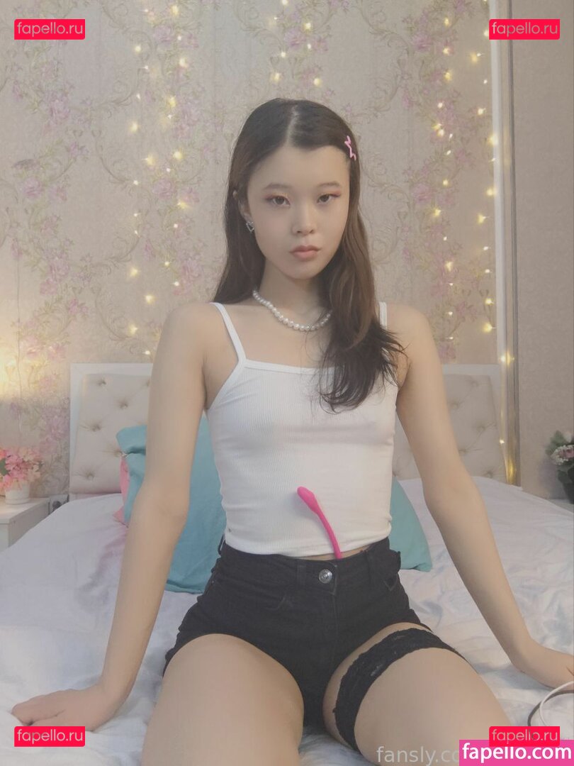 TinaKim / tinakimgallery Onlyfans Photo Gallery 