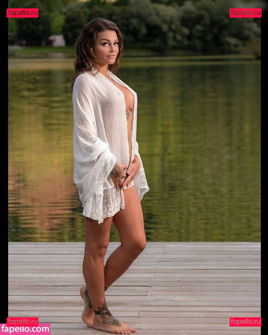 mia.hartmann / miss_mona_liisa Onlyfans Photo Gallery 