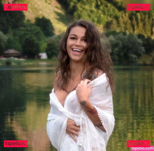 mia.hartmann / miss_mona_liisa Onlyfans Photo Gallery 