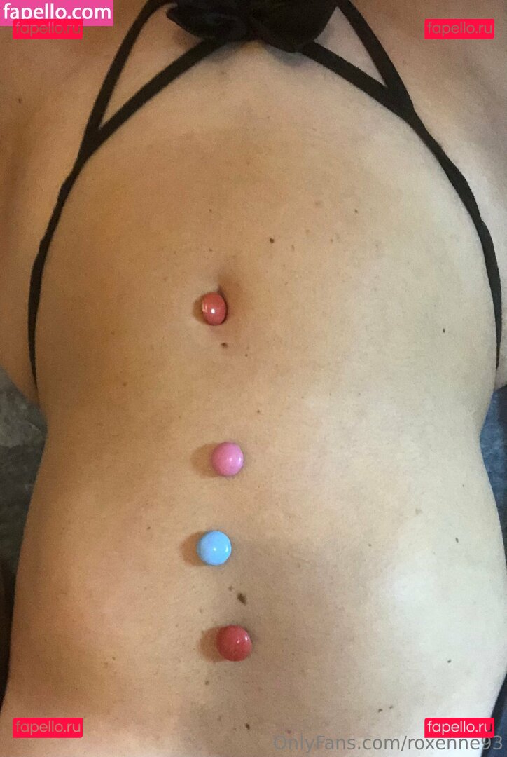 roxenne93 / roxy.espo93 Onlyfans Photo Gallery 