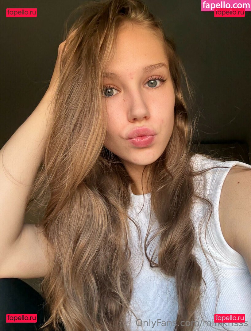 Minikriss / Minikrisss Onlyfans Photo Gallery 