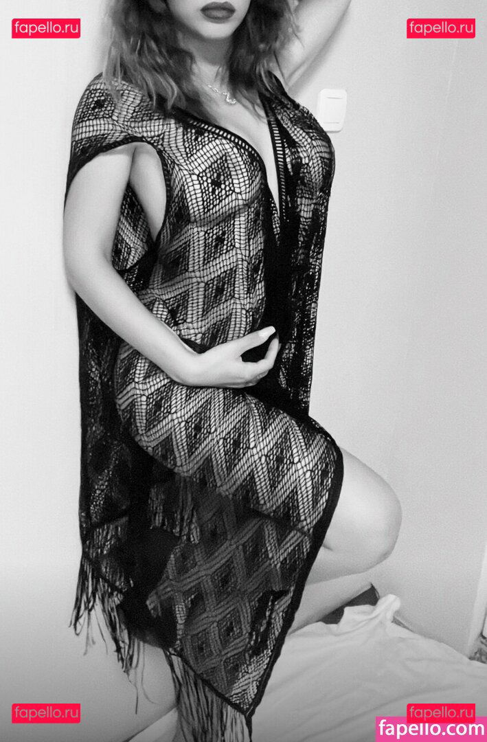 petitebrunette91 / thepetitebrunette Onlyfans Photo Gallery 