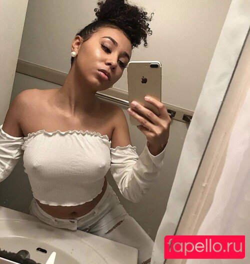 _larinalynnn / larinalynnn Nude Onlyfans Photo 10