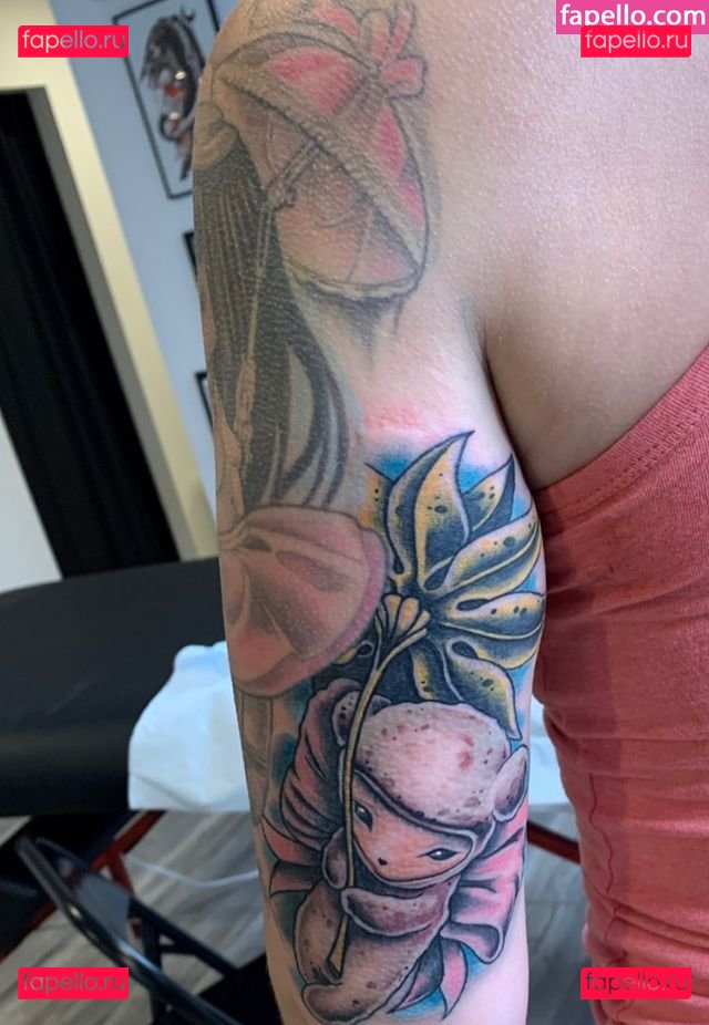 Alias Perhaps / Elaina / elainamich Onlyfans Photo Gallery 