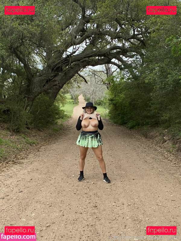 Busty Beauty Adaline Star / adalinestarofficial / beauty_busty Onlyfans Photo Gallery 