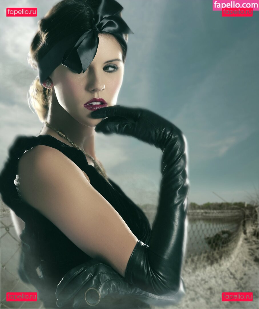 Maggie Grace / maggie.grace / maggiieegrace / magnussengrace Onlyfans Photo Gallery 