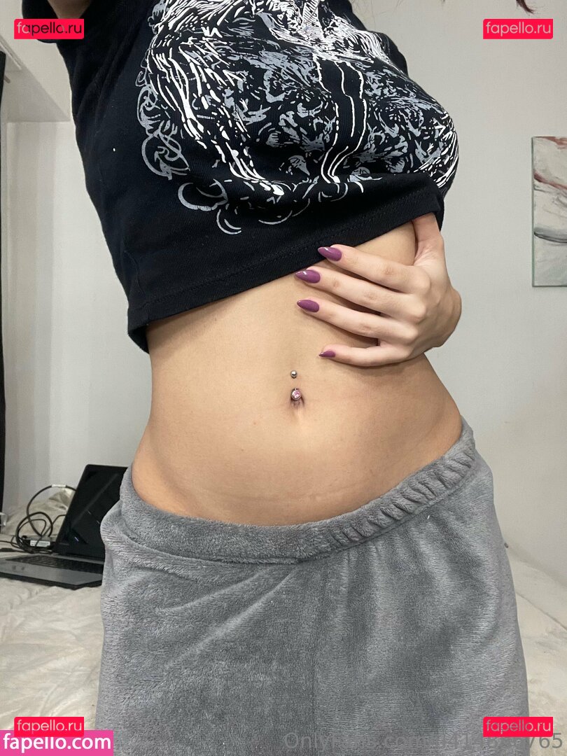 isaswan11 / maya / mayaraaee / mayaraeee Onlyfans Photo Gallery 