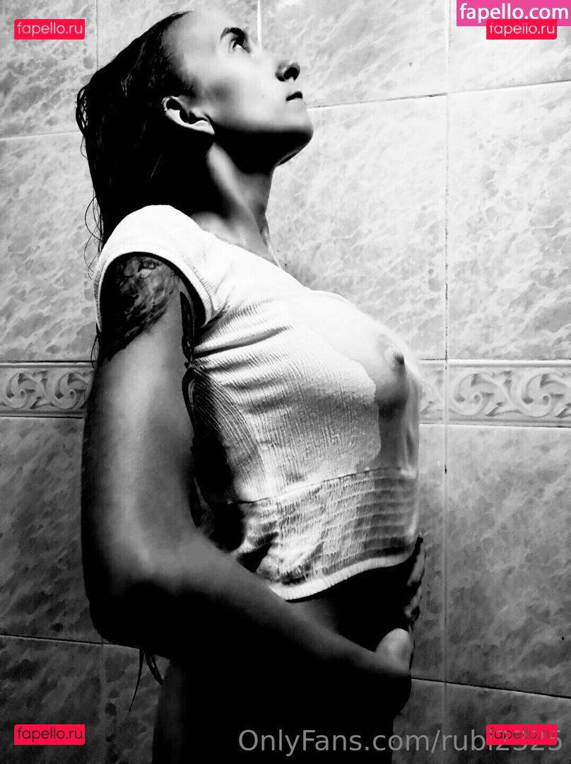 rubi2323 / rubi2325 Onlyfans Photo Gallery 