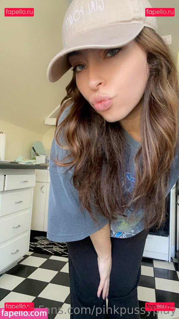 bedheadbetty / molla_gator_ Onlyfans Photo Gallery 