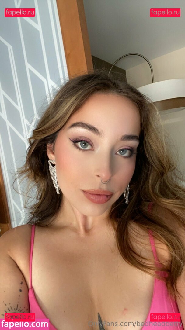 bedheadbetty / molla_gator_ Onlyfans Photo Gallery 