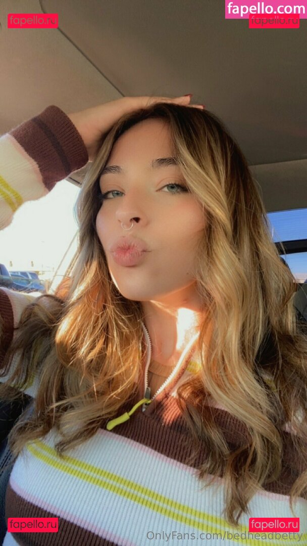 bedheadbetty / molla_gator_ Onlyfans Photo Gallery 