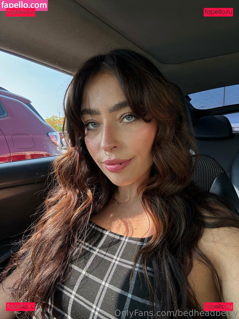 bedheadbetty / molla_gator_ Onlyfans Photo Gallery 