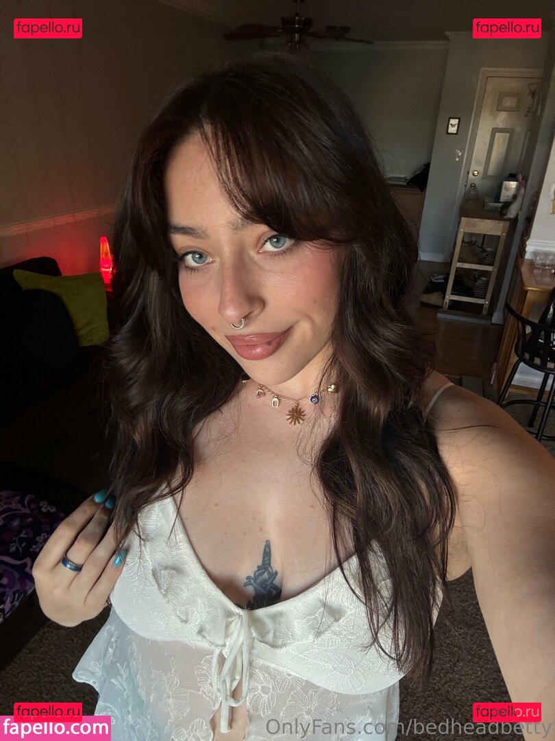 bedheadbetty / molla_gator_ Onlyfans Photo Gallery 