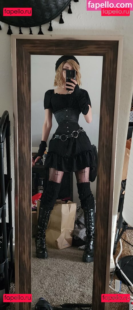 Deffo_Depresso / livjngdeadgirl / marijuanarchy Onlyfans Photo Gallery 