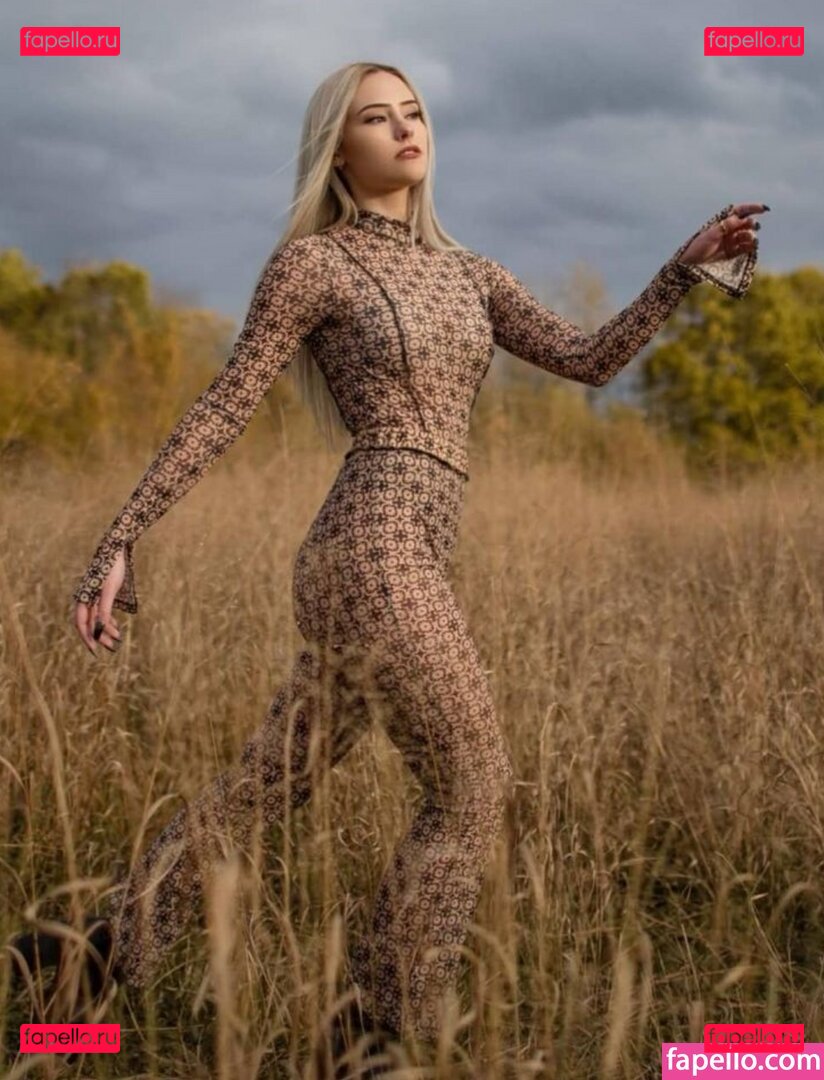 Megan Elizabeth / Megann_eliizabeth Onlyfans Photo Gallery 