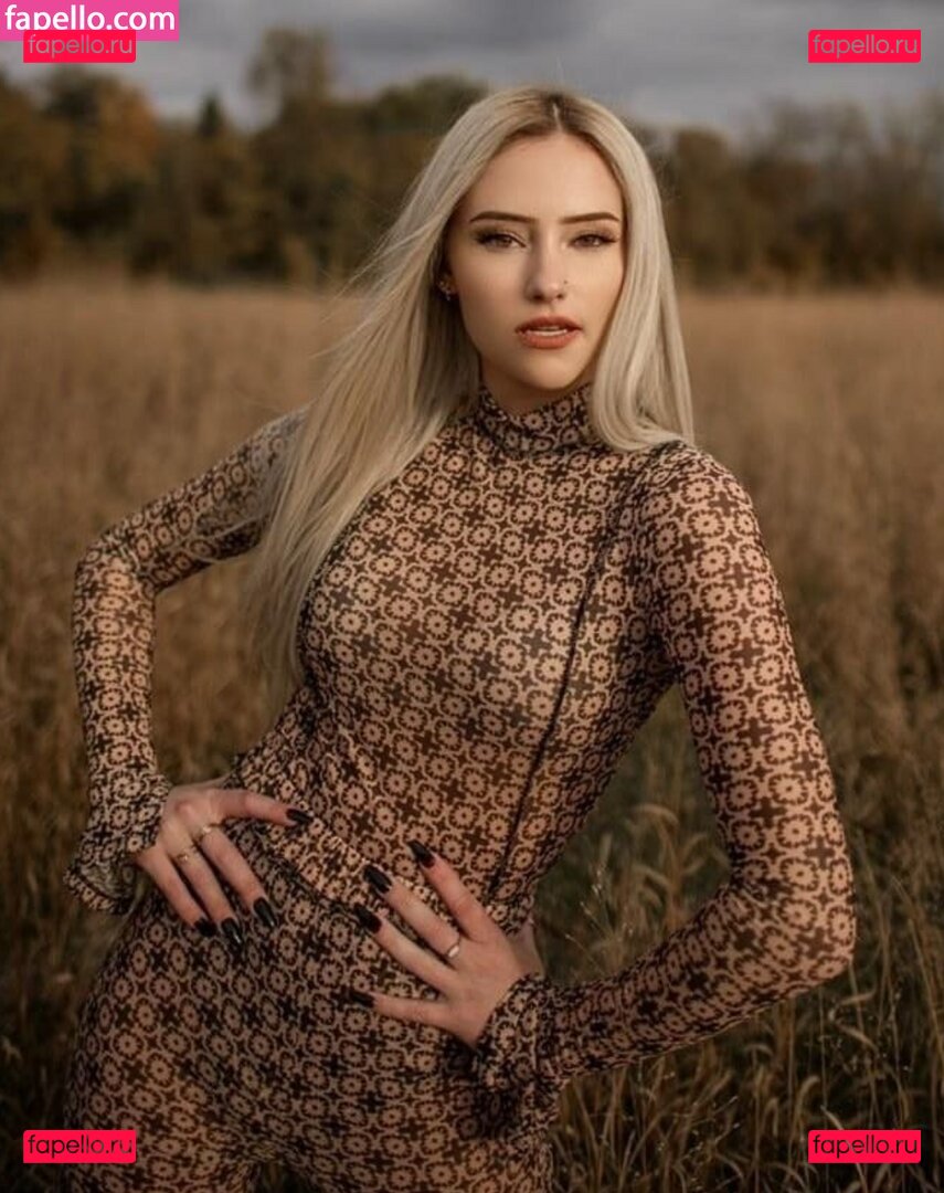 Megan Elizabeth / Megann_eliizabeth Onlyfans Photo Gallery 