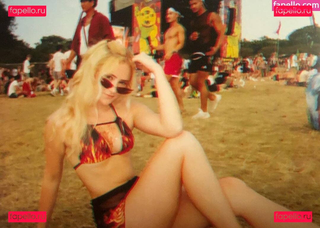 Megan Elizabeth / Megann_eliizabeth Onlyfans Photo Gallery 