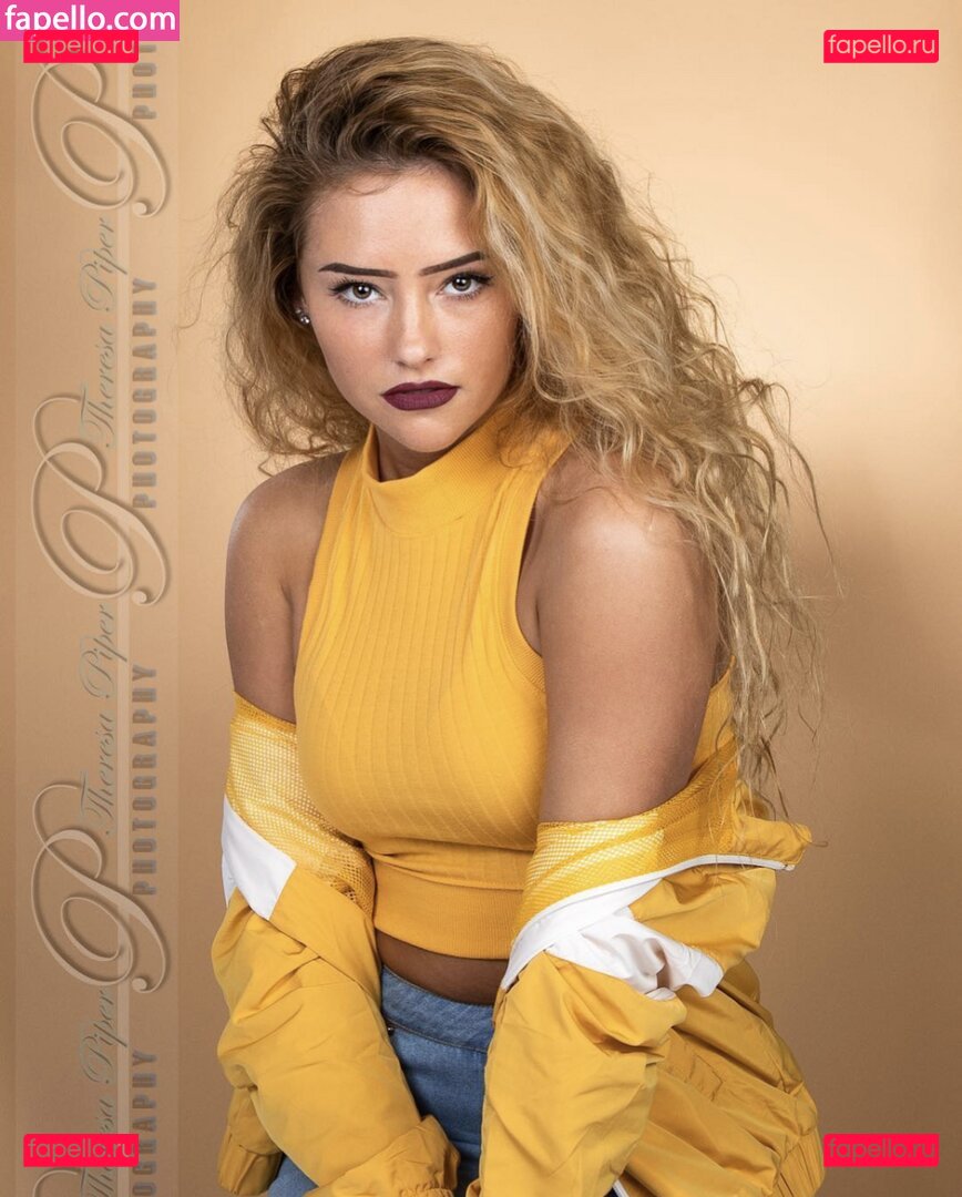 Megan Elizabeth / Megann_eliizabeth Onlyfans Photo Gallery 