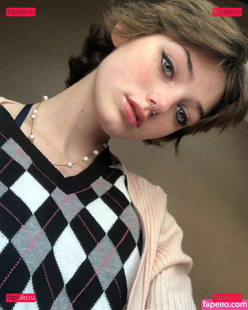 quinnnnspammmm / quinny_shroom / shrooms_q Onlyfans Photo Gallery 