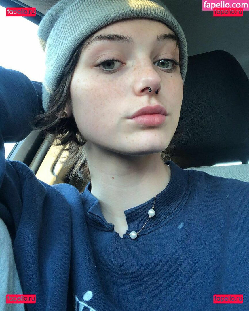 quinnnnspammmm / quinny_shroom / shrooms_q Onlyfans Photo Gallery 