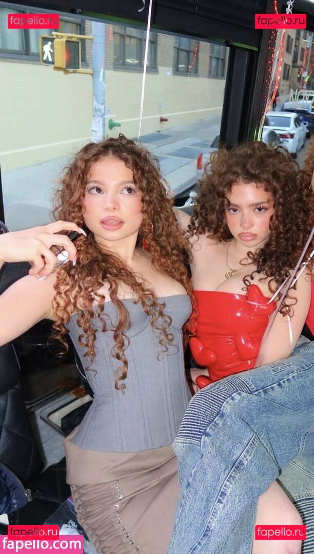 Demitra Kalogeras / demitrakalogeras / kalogerasisters Onlyfans Photo Gallery 