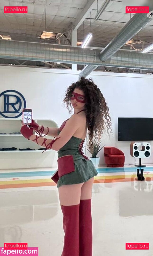 Demitra Kalogeras / demitrakalogeras / kalogerasisters Onlyfans Photo Gallery 