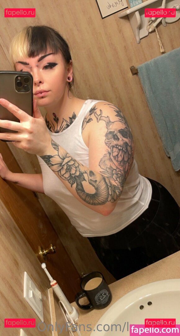 reaghan_chase18 / reaghanblackhart Onlyfans Photo Gallery 