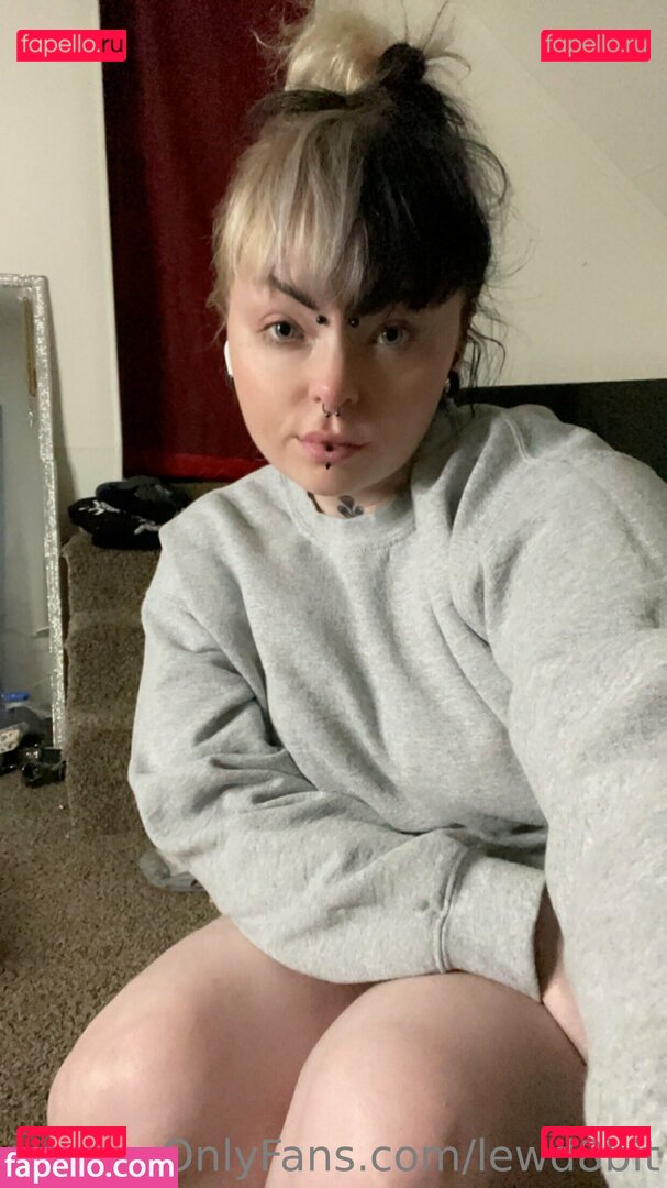 reaghan_chase18 / reaghanblackhart Onlyfans Photo Gallery 