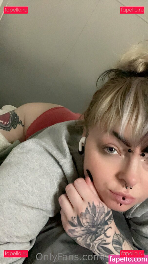 reaghan_chase18 / reaghanblackhart Onlyfans Photo Gallery 