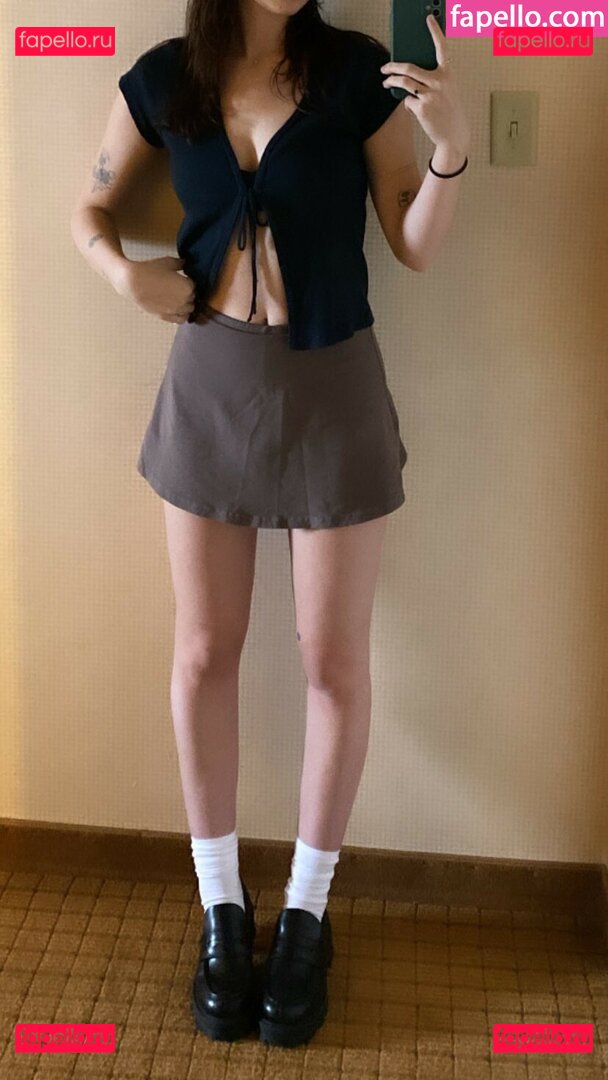 Lizzy McAlpine / lizzymcalpine Onlyfans Photo Gallery 