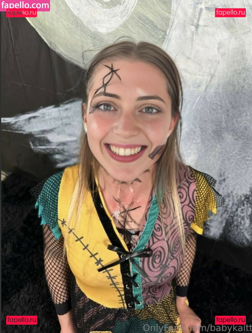 Lizzy McAlpine / lizzymcalpine Onlyfans Photo Gallery 