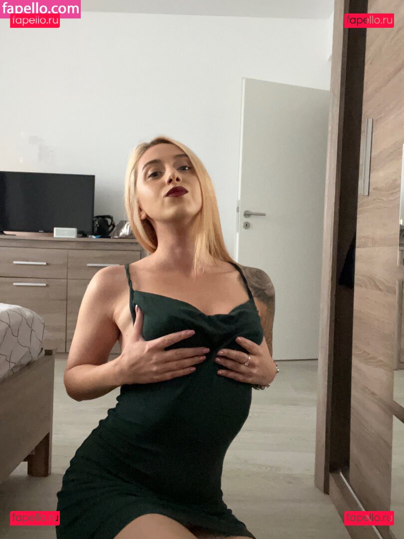 blaze / goddess / goddess-blaze / goddessblaze Onlyfans Photo Gallery 