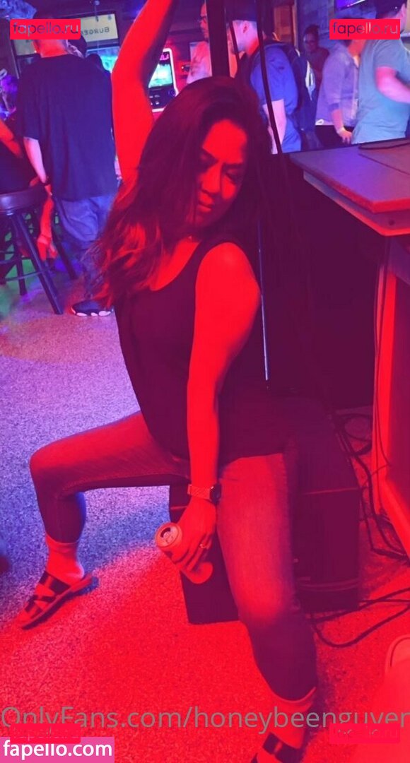 Honeybeenguyen2 / beeforgeorgia Onlyfans Photo Gallery 