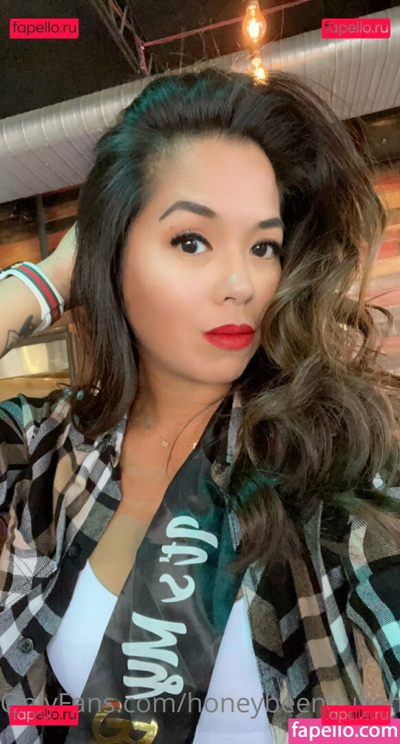 Honeybeenguyen2 / beeforgeorgia Onlyfans Photo Gallery 