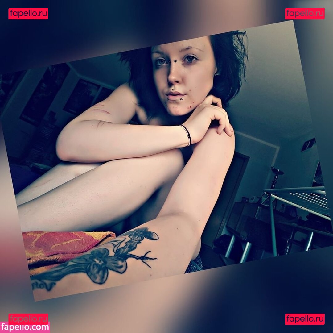 Laura Knoblauch / laurachesnok Onlyfans Photo Gallery 