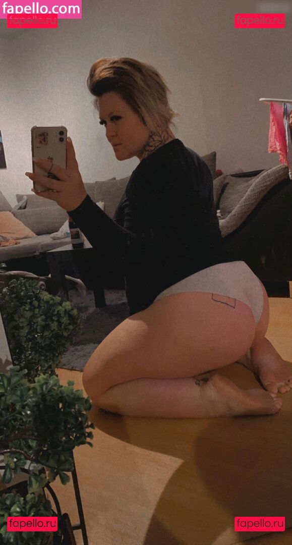 Laura Knoblauch / laurachesnok Onlyfans Photo Gallery 