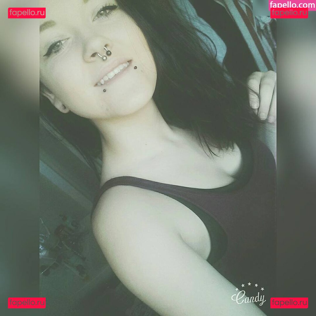 Laura Knoblauch / laurachesnok Onlyfans Photo Gallery 