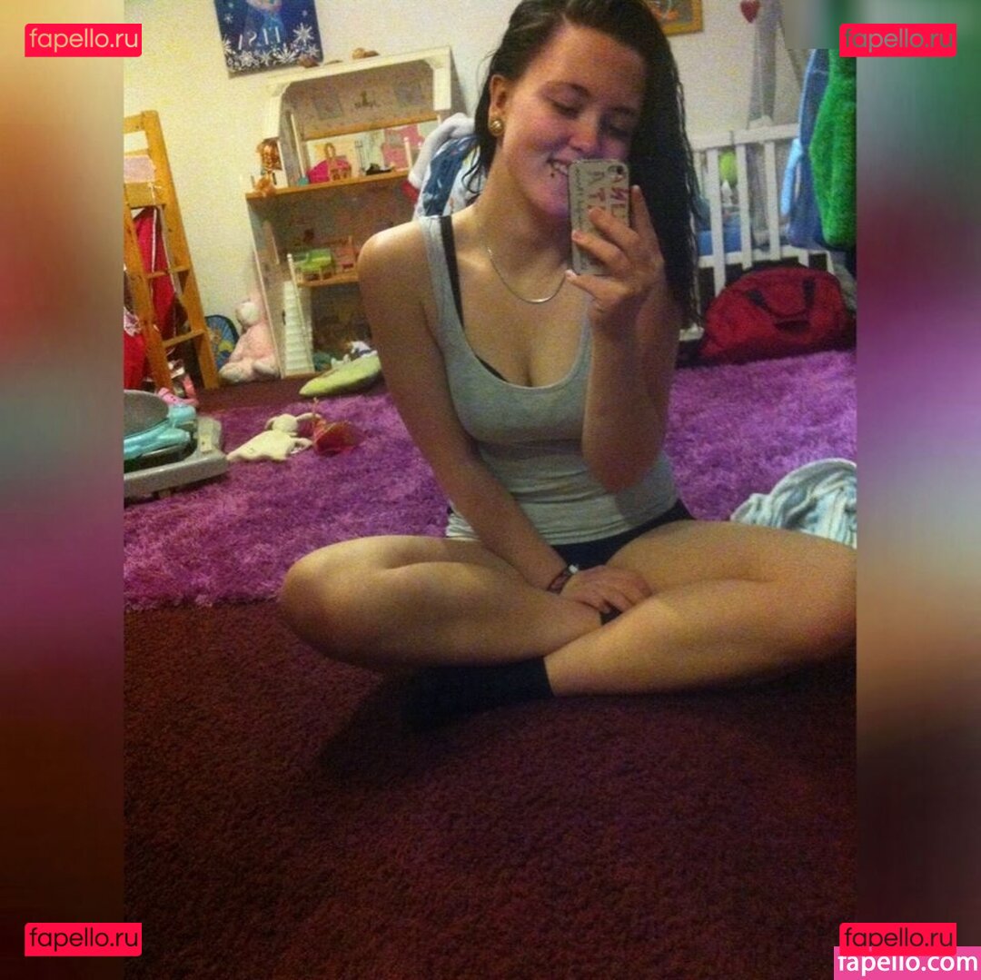 Laura Knoblauch / laurachesnok Onlyfans Photo Gallery 