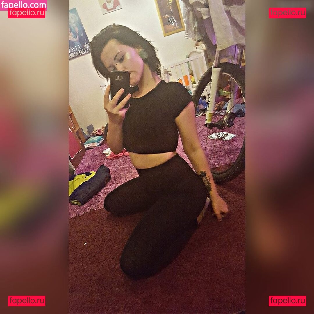 Laura Knoblauch / laurachesnok Onlyfans Photo Gallery 