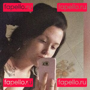 Laura Knoblauch / laurachesnok Onlyfans Photo Gallery 