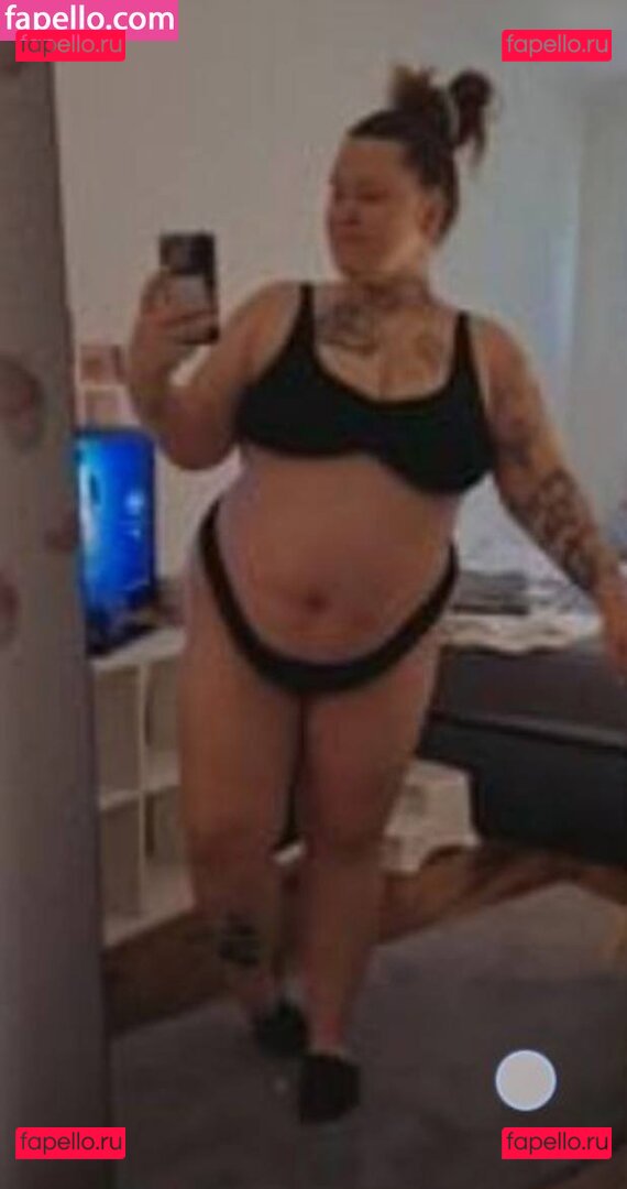 Laura Knoblauch / laurachesnok Onlyfans Photo Gallery 