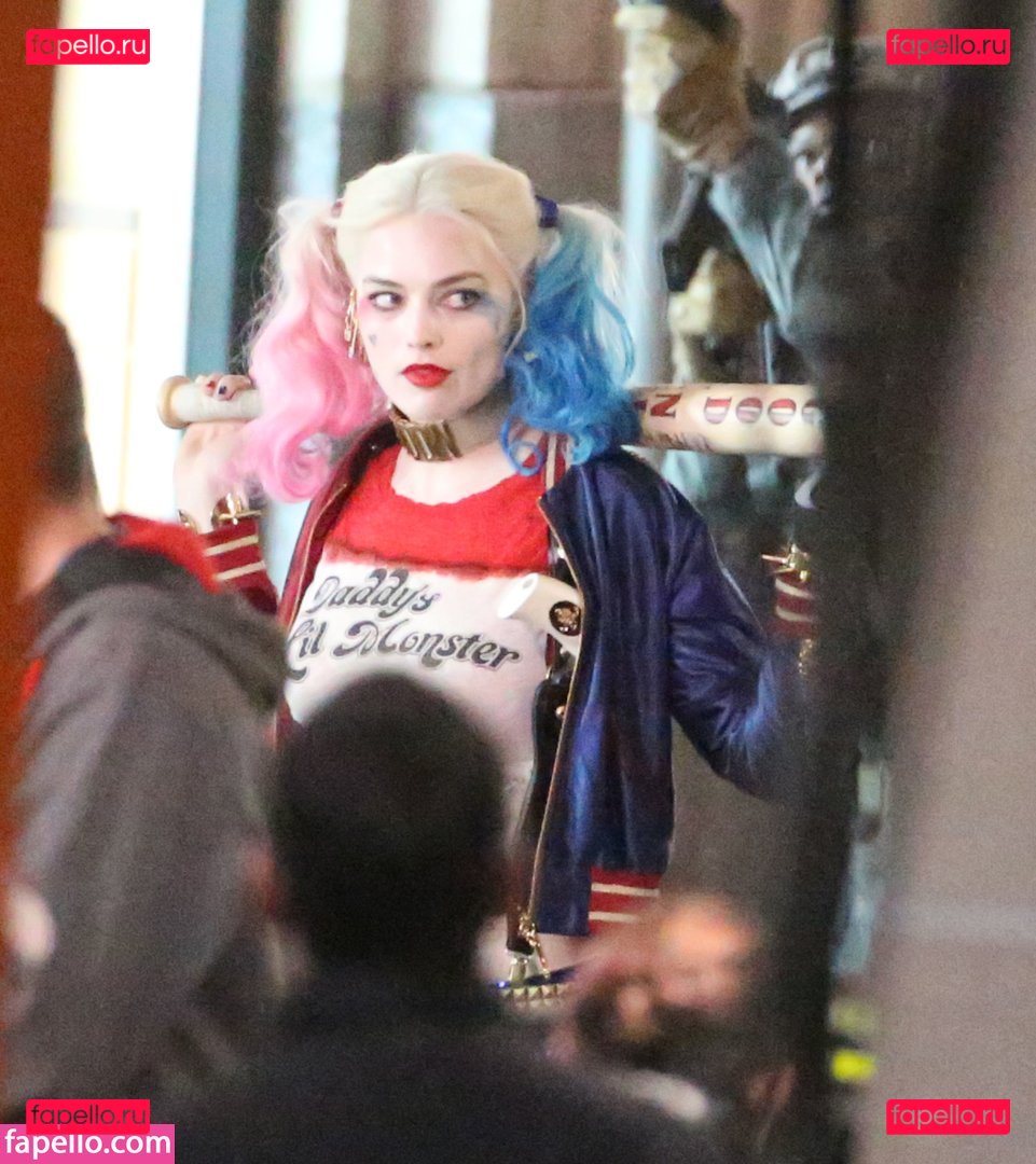 Margot Robbie / margotrobbie / margotrobbieofficial Onlyfans Photo Gallery 