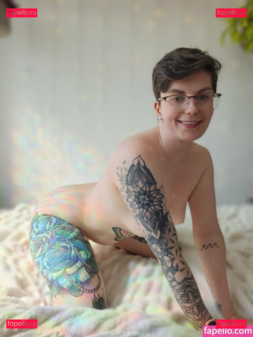 fari_hunny / sad_alien_art Onlyfans Photo Gallery 