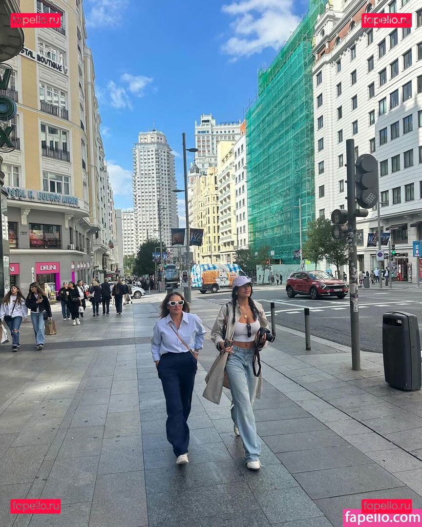 https: / liyamizrahii Onlyfans Photo Gallery 