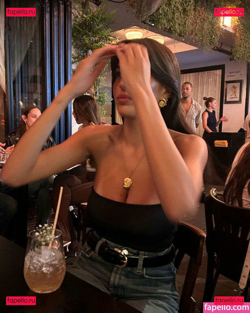 https: / liyamizrahii Onlyfans Photo Gallery 