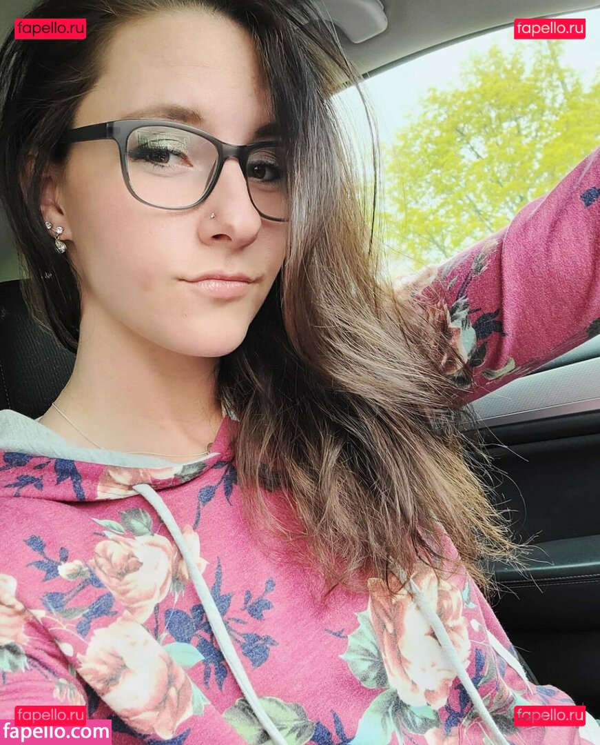 Ariel Carl / subie_sweetheart Onlyfans Photo Gallery 