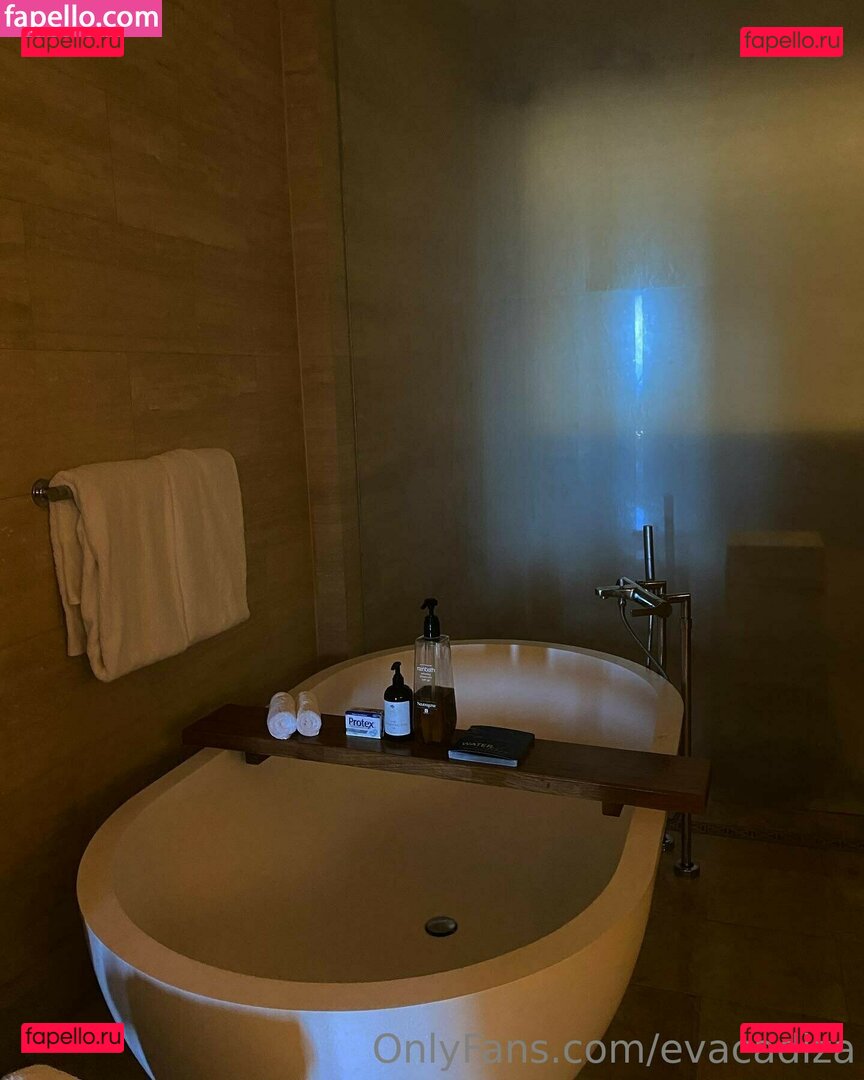 Eva Cadiza / cadiza2323 / camilaalexacadiz / evacadiza Onlyfans Photo Gallery 