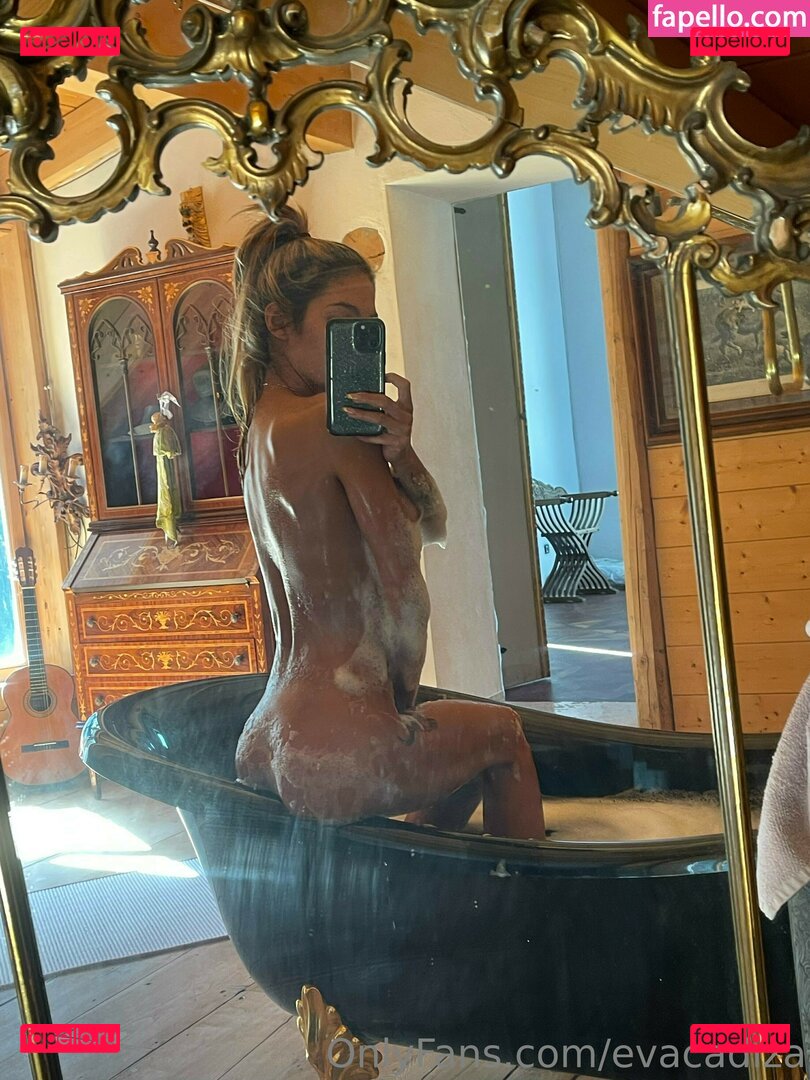 Eva Cadiza / cadiza2323 / camilaalexacadiz / evacadiza Onlyfans Photo Gallery 