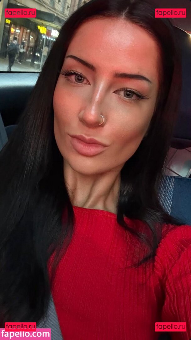 Charlotte Lion / L0ttsLi0n / Lottie Lion / littlebitsoflottie / lottie.lion Onlyfans Photo Gallery 